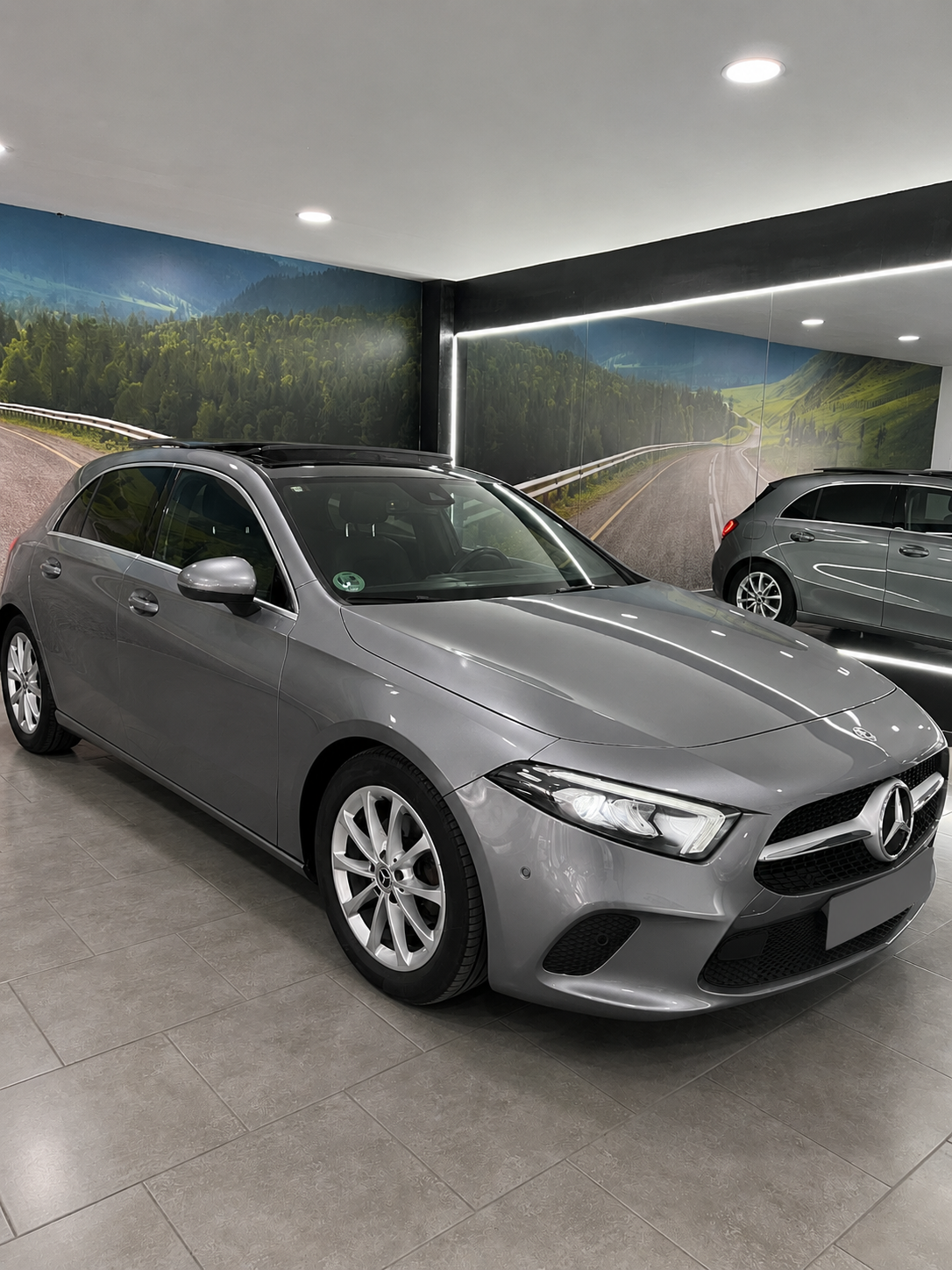 MERCEDES – BENZ CLASE A180